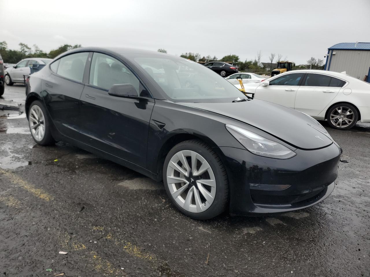 2023 Tesla Model 3 - Фото 4