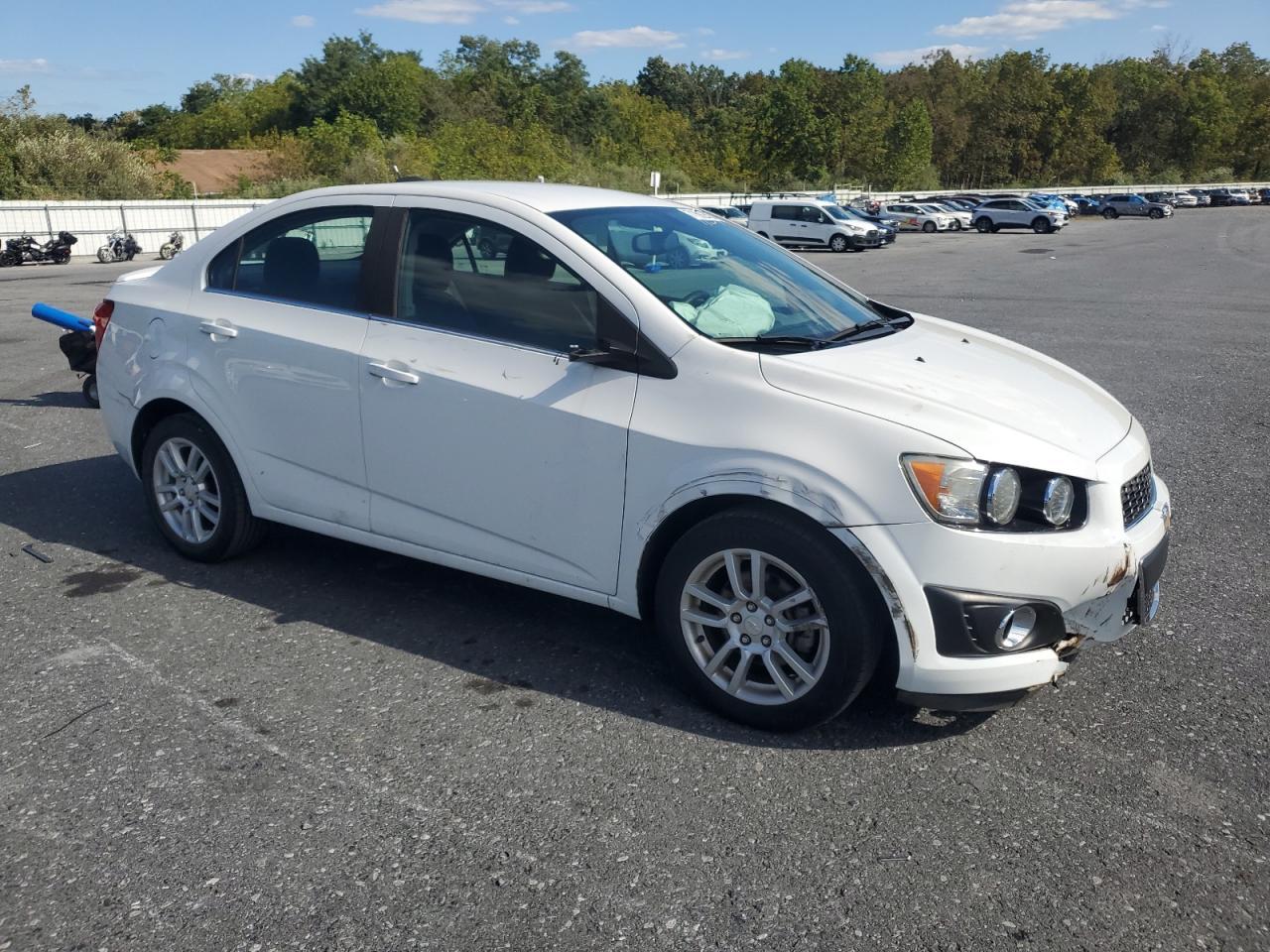 2015 Chevrolet Sonic Lt - Image 4