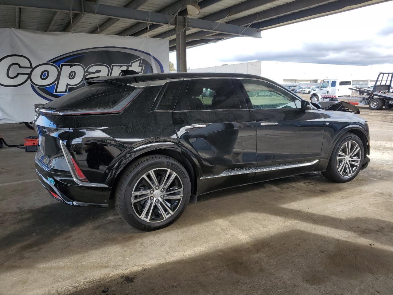 2024 Cadillac Lyriq Luxury - Image 3