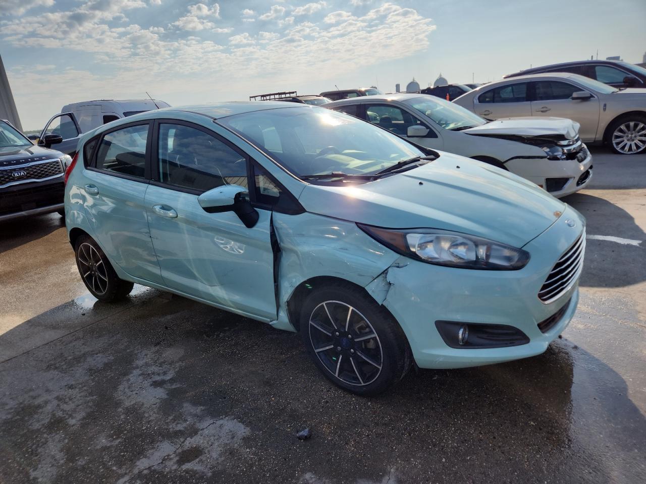 2017 Ford Fiesta Se - Image 4