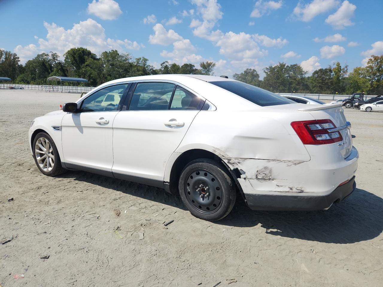 2013 Ford Taurus Limited - Фото 2