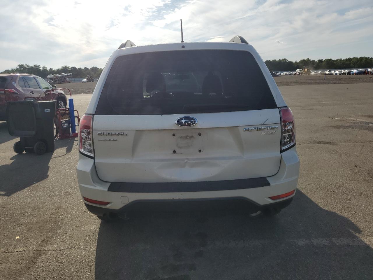 2011 Subaru Forester 2.5X - Фото 6