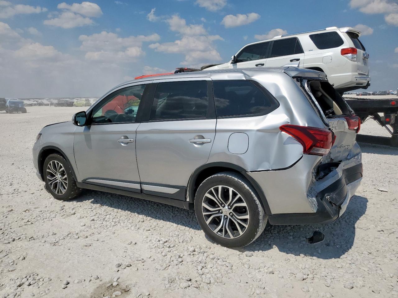 2018 Mitsubishi Outlander Se - Фото 2