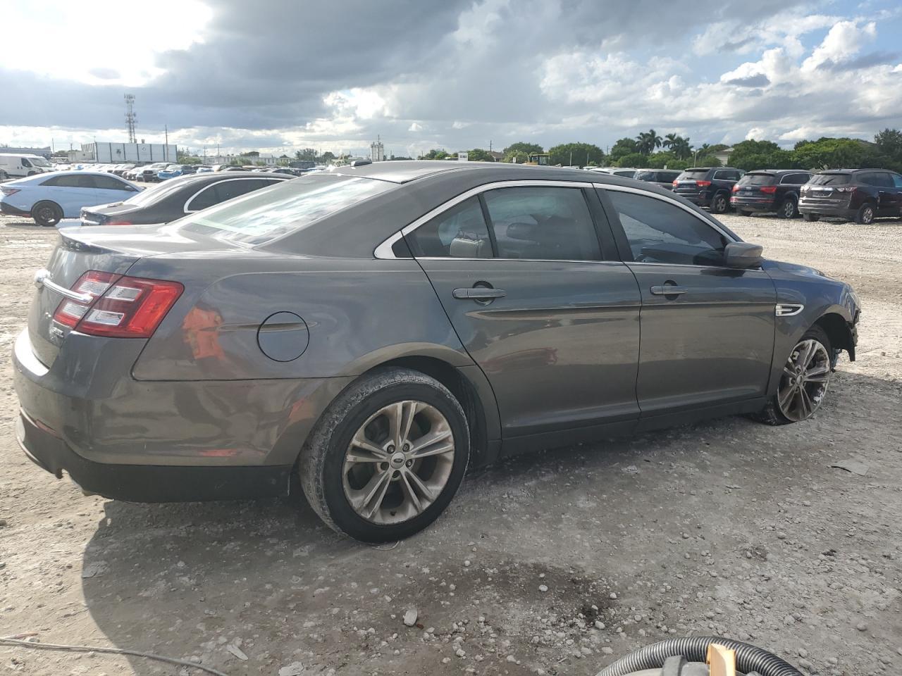 2017 Ford Taurus Sel - Фото 3