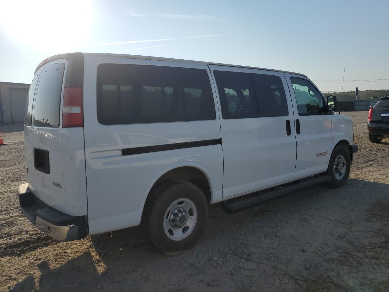 2014 Chevrolet Express G2500 Lt - Image 3