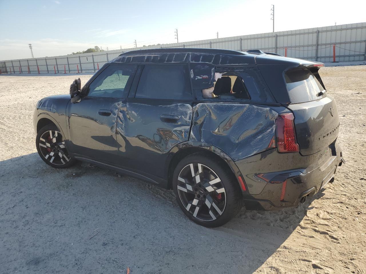 2025 Mini Countryman Jcw All4 - Image 2