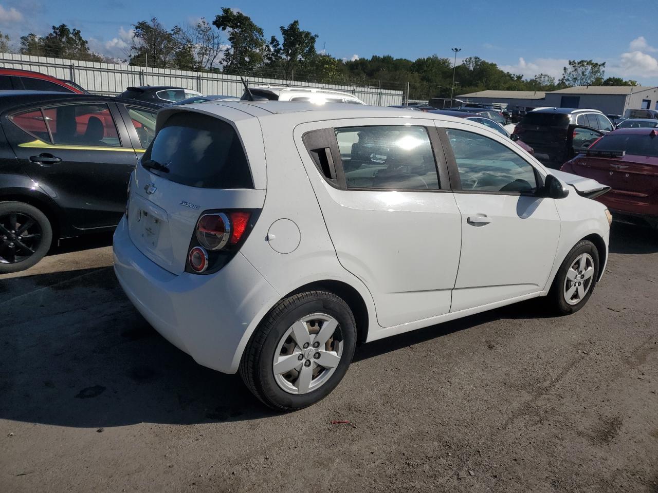 2014 Chevrolet Sonic Ls - Фото 3