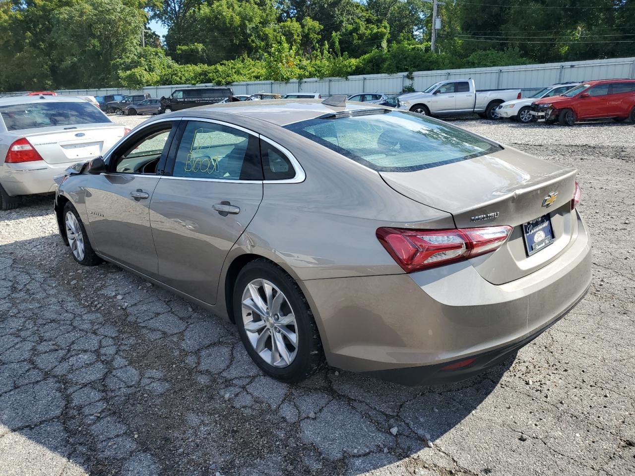 2022 Chevrolet Malibu - Image 2