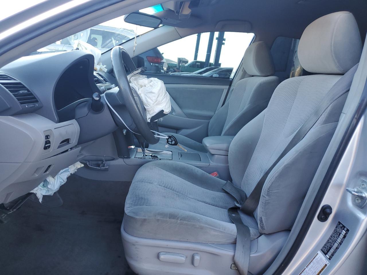 2010 Toyota Camry Base - Фото 7