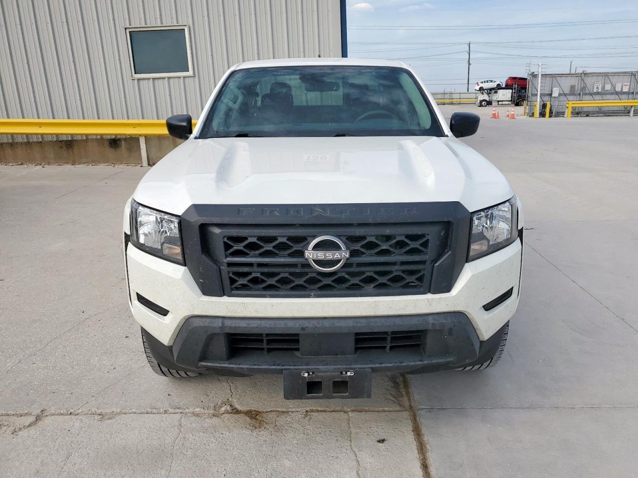 2022 Nissan Frontier S - Image 5