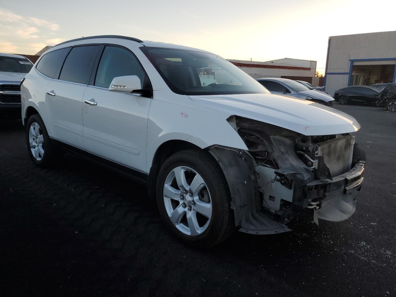 2016 Chevrolet Traverse Lt - Image 4