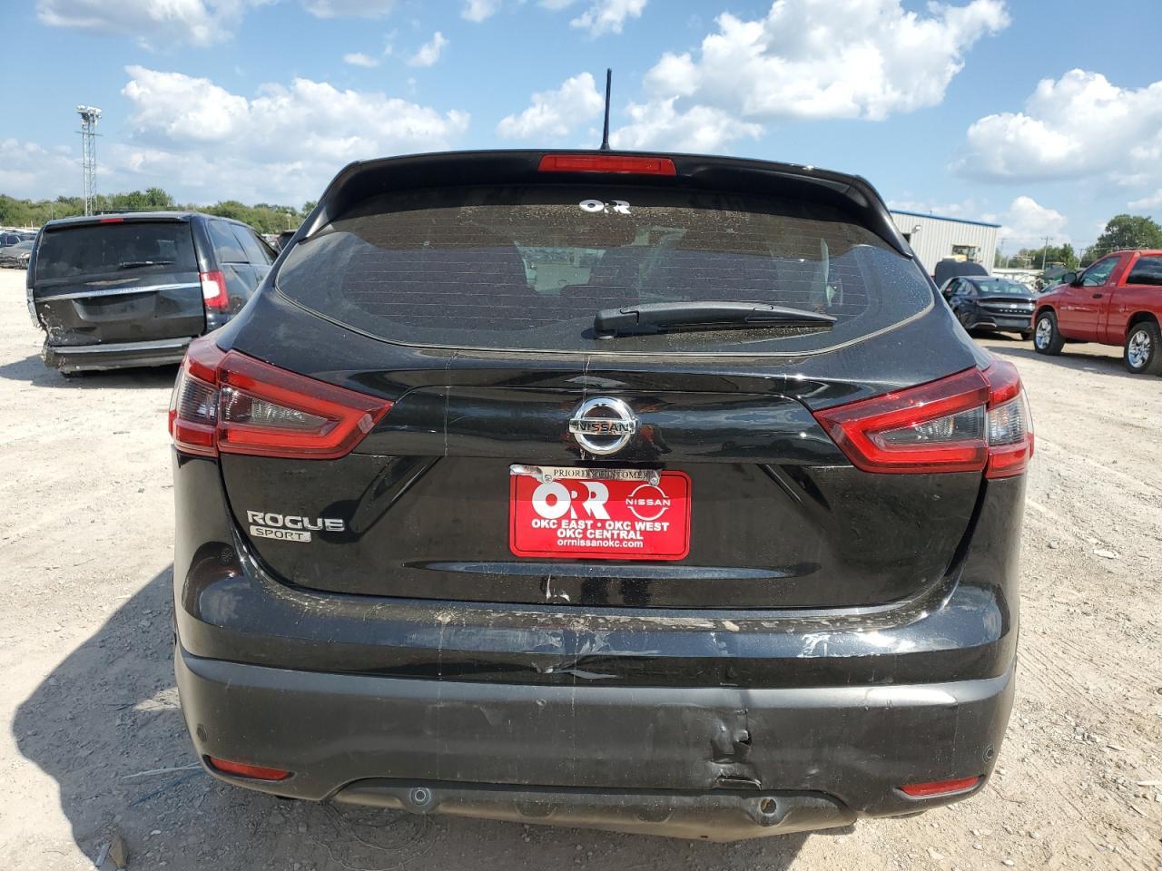 2021 Nissan Rogue Sport S - Фото 6