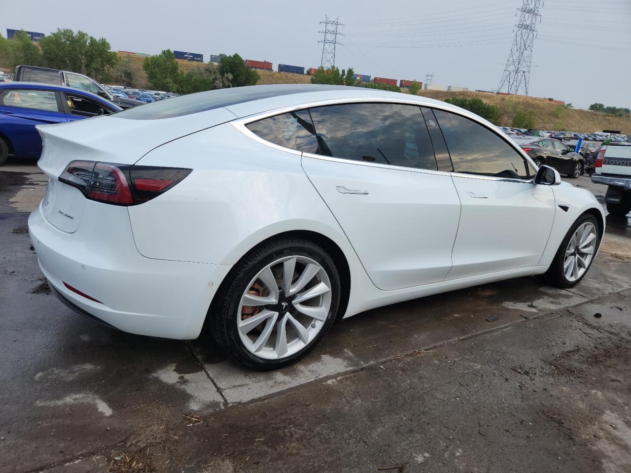 2018 Tesla Model 3 - Image 3