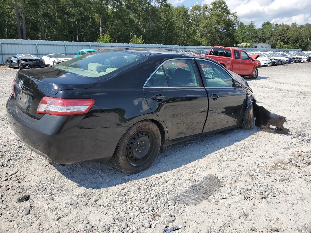 2011 Toyota Camry Base - Фото 3