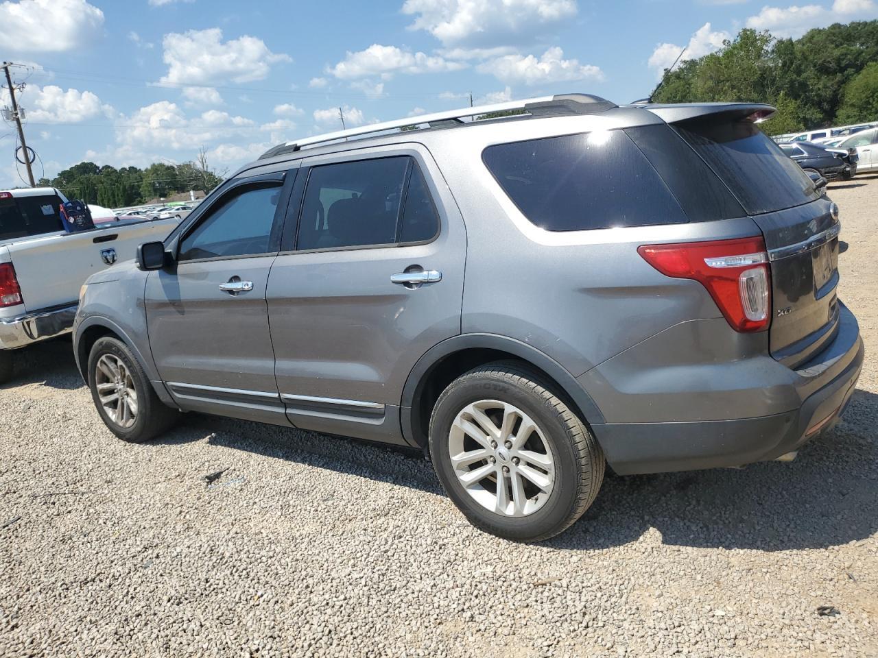 2012 Ford Explorer Xlt - Image 2