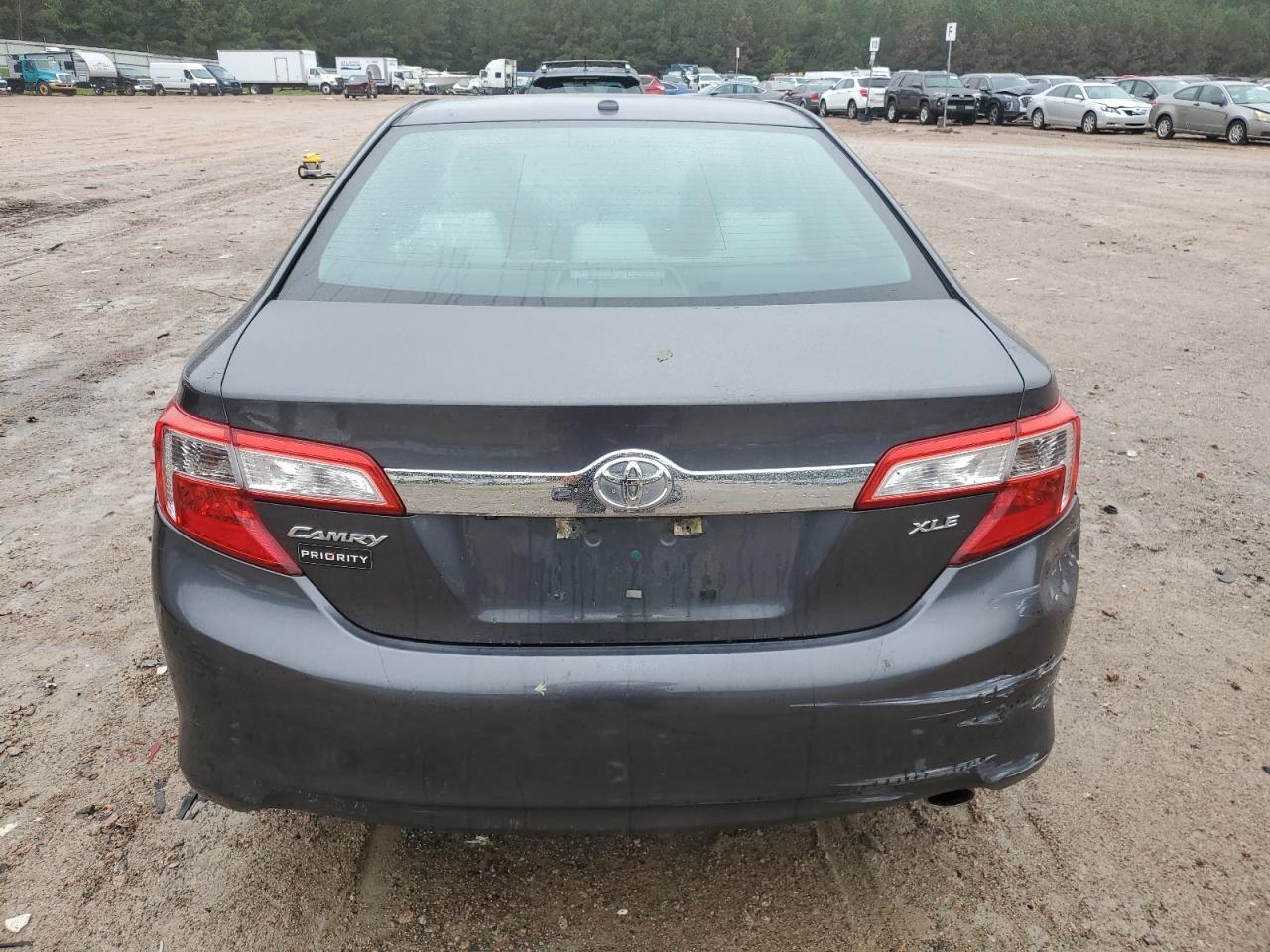 2012 Toyota Camry Base - Фото 6