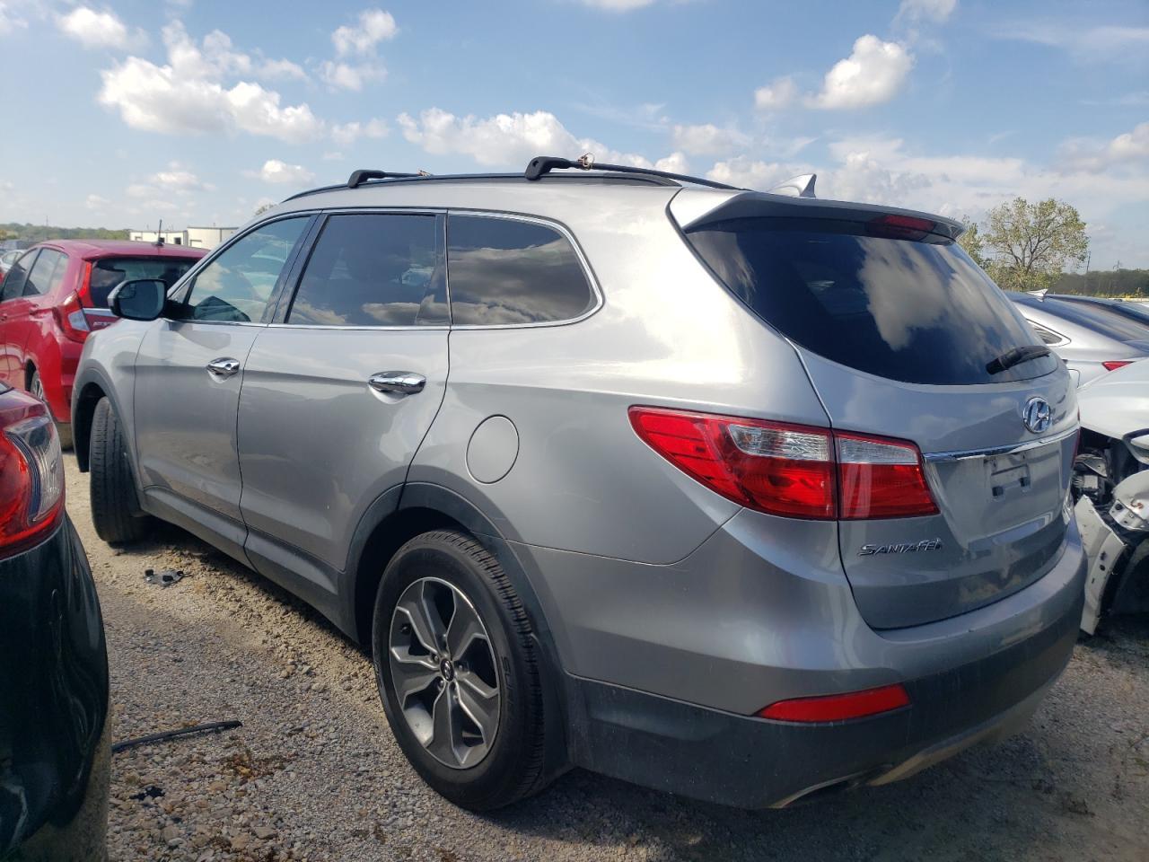 2015 Hyundai Santa Fe Gls - Image 2