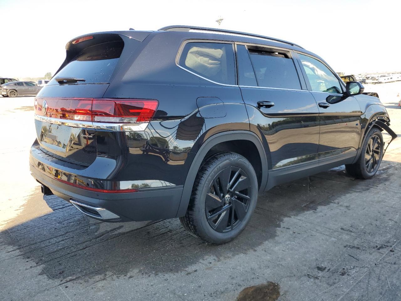 2025 Volkswagen Atlas Se - Фото 3