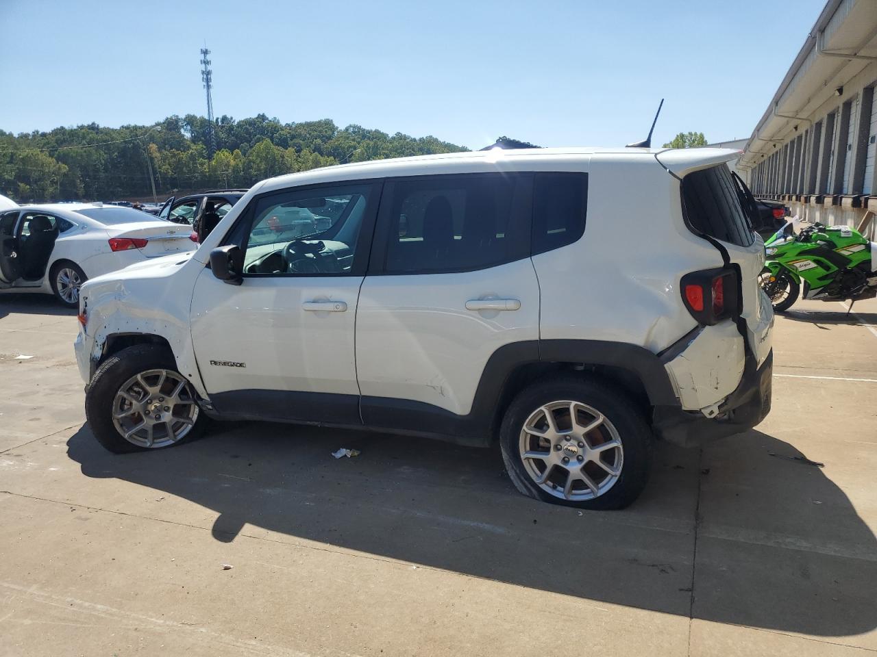 2023 Jeep Renegade Latitude - Фото 2