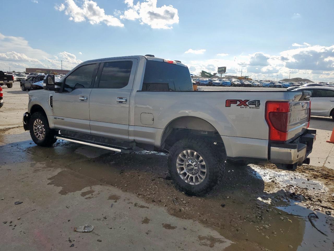 2022 Ford F250 Super Duty - Фото 2