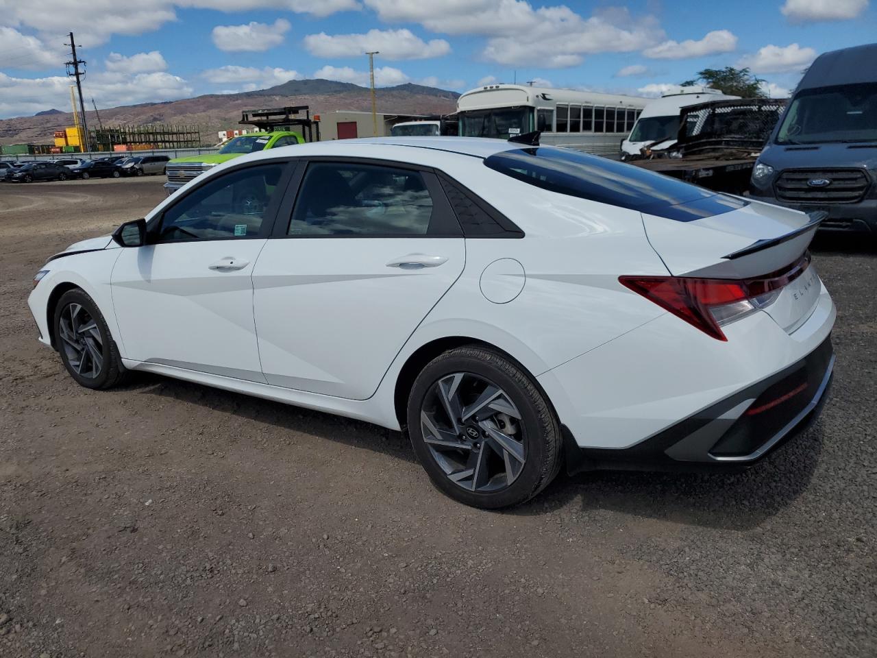 2025 Hyundai Elantra Sel Sport - Фото 2