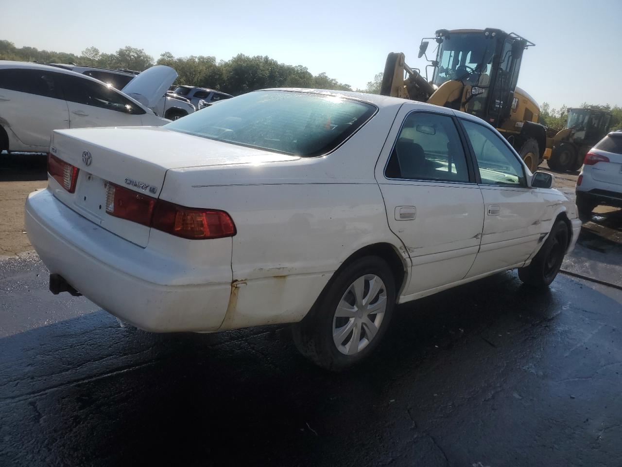 2001 Toyota Camry Le - Фото 3