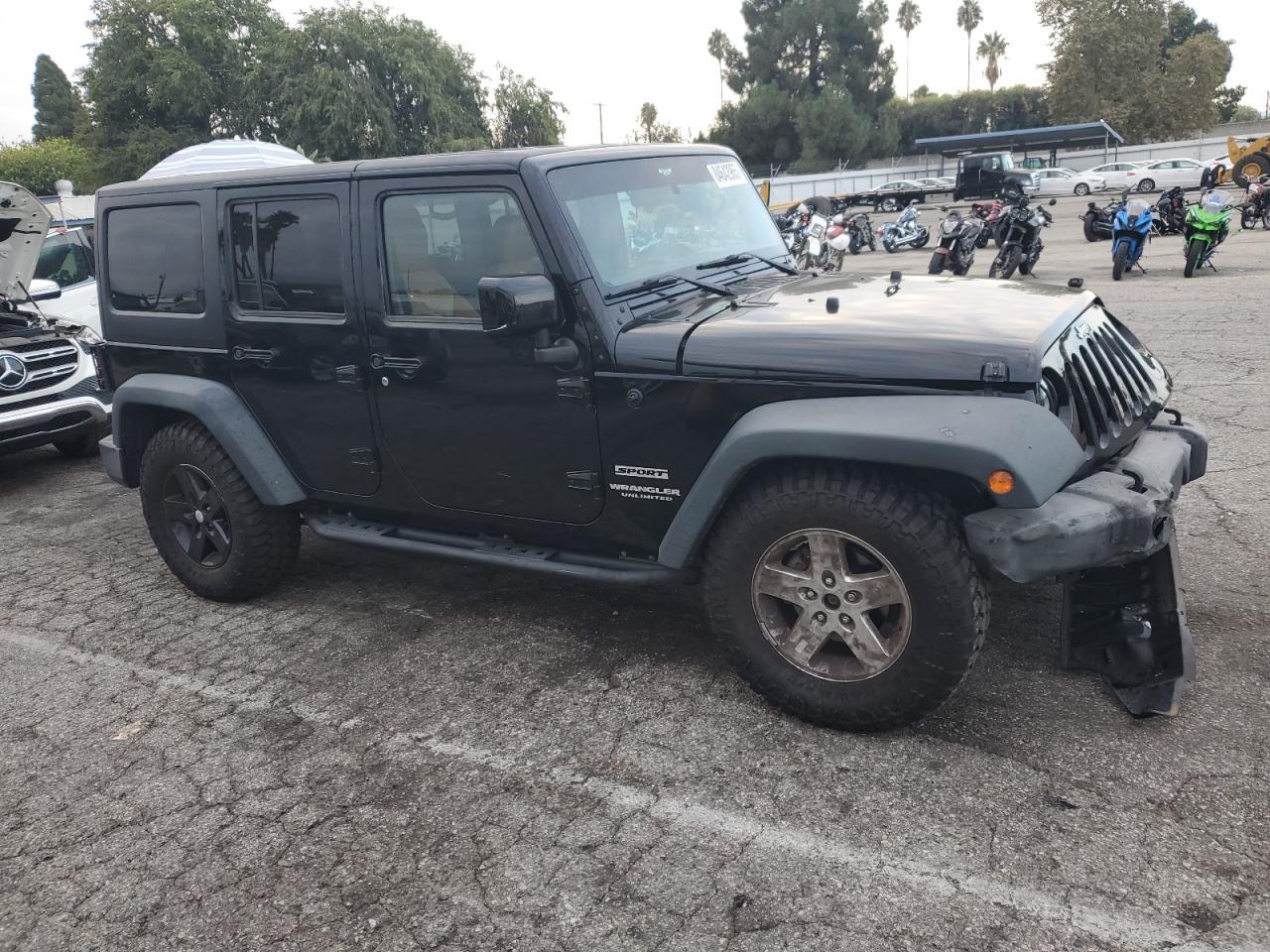 2016 Jeep Wrangler Unlimited Sport - Image 4