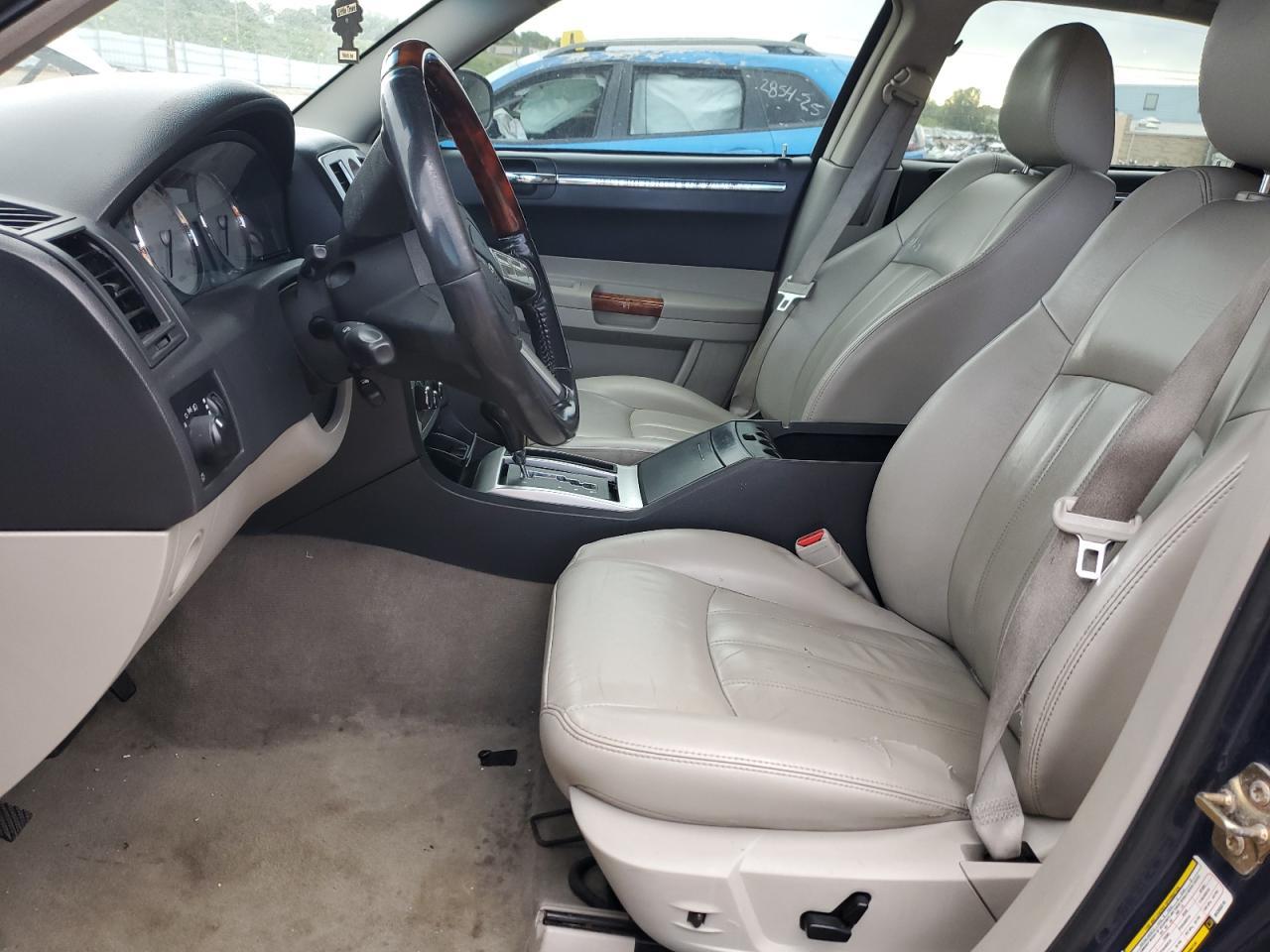 2006 Chrysler 300C - Image 7