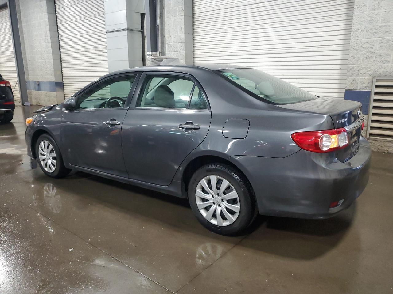 2013 Toyota Corolla Base - Фото 2