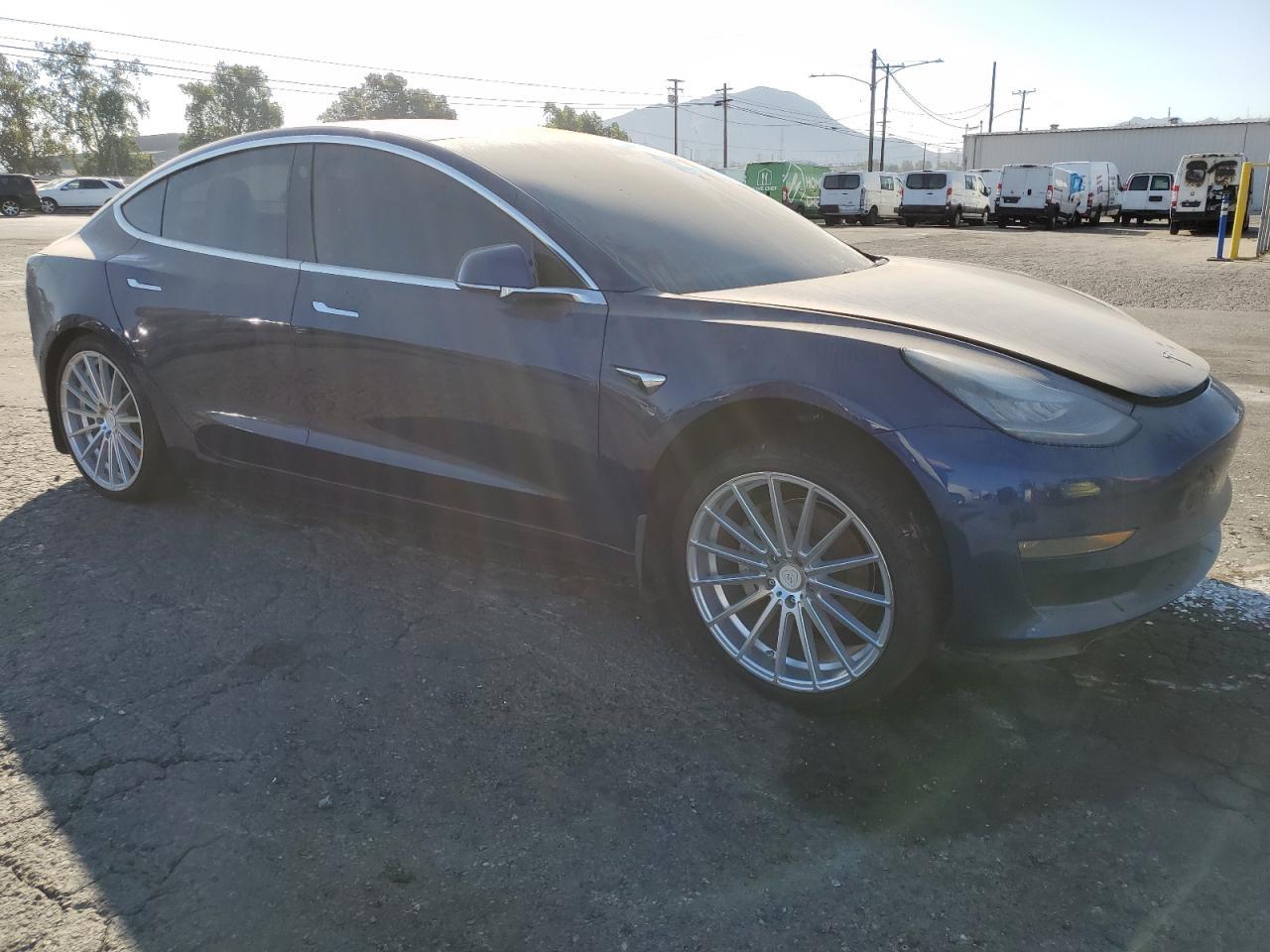 2019 Tesla Model 3 - Фото 4