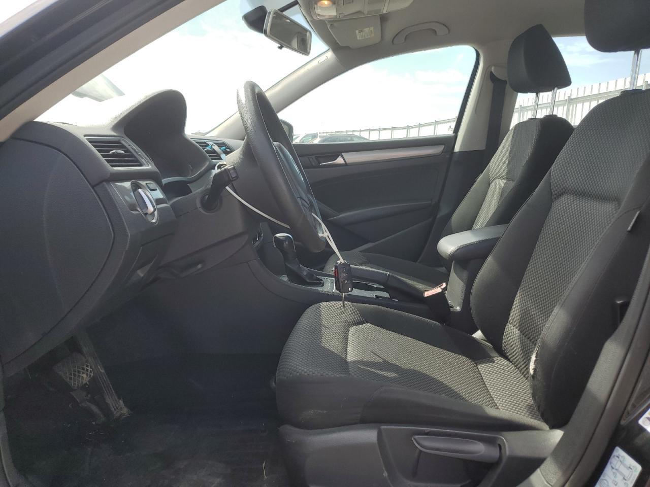 2014 Volkswagen Passat S - Фото 7