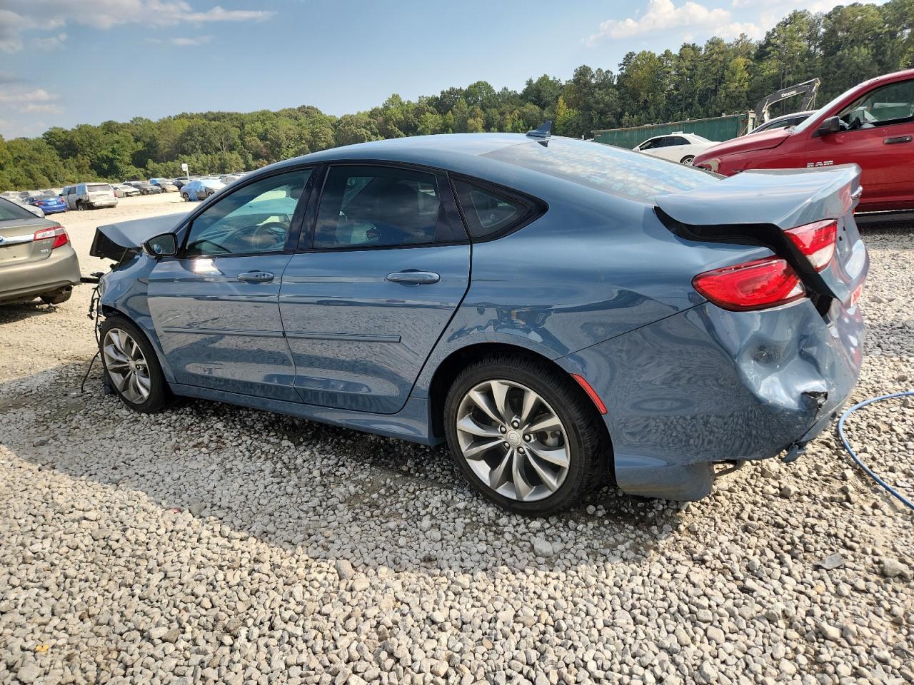 2015 Chrysler 200 S - Фото 2