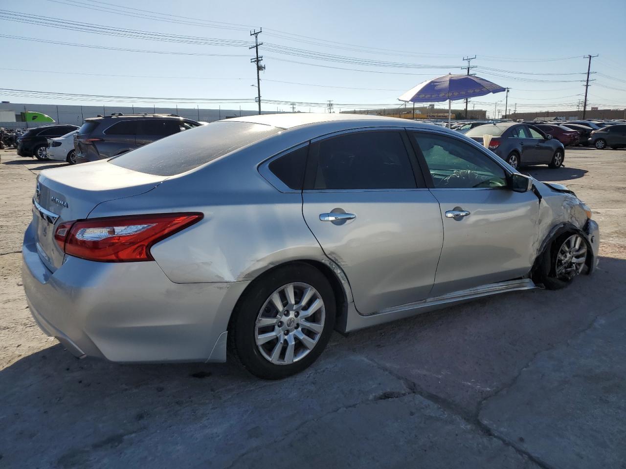 2016 Nissan Altima 2.5 - Image 3