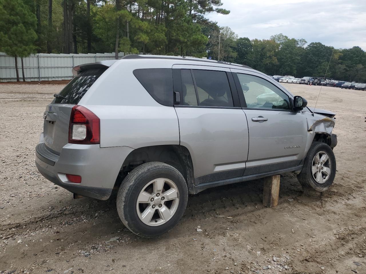 2016 Jeep Compass Sport - Фото 3