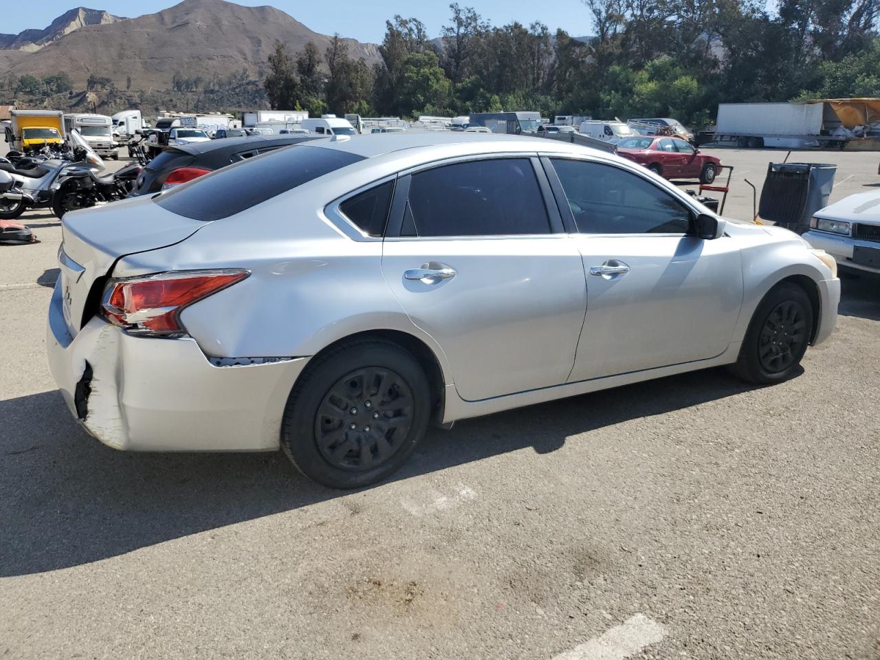 2015 Nissan Altima 2.5 - Image 3