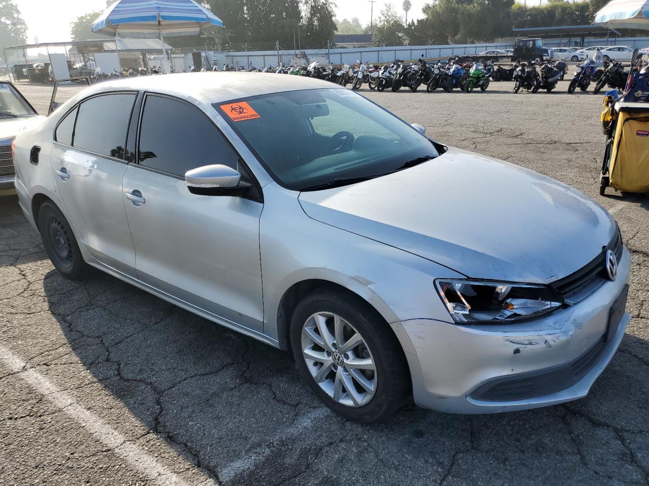 2011 Volkswagen Jetta Se - Image 4