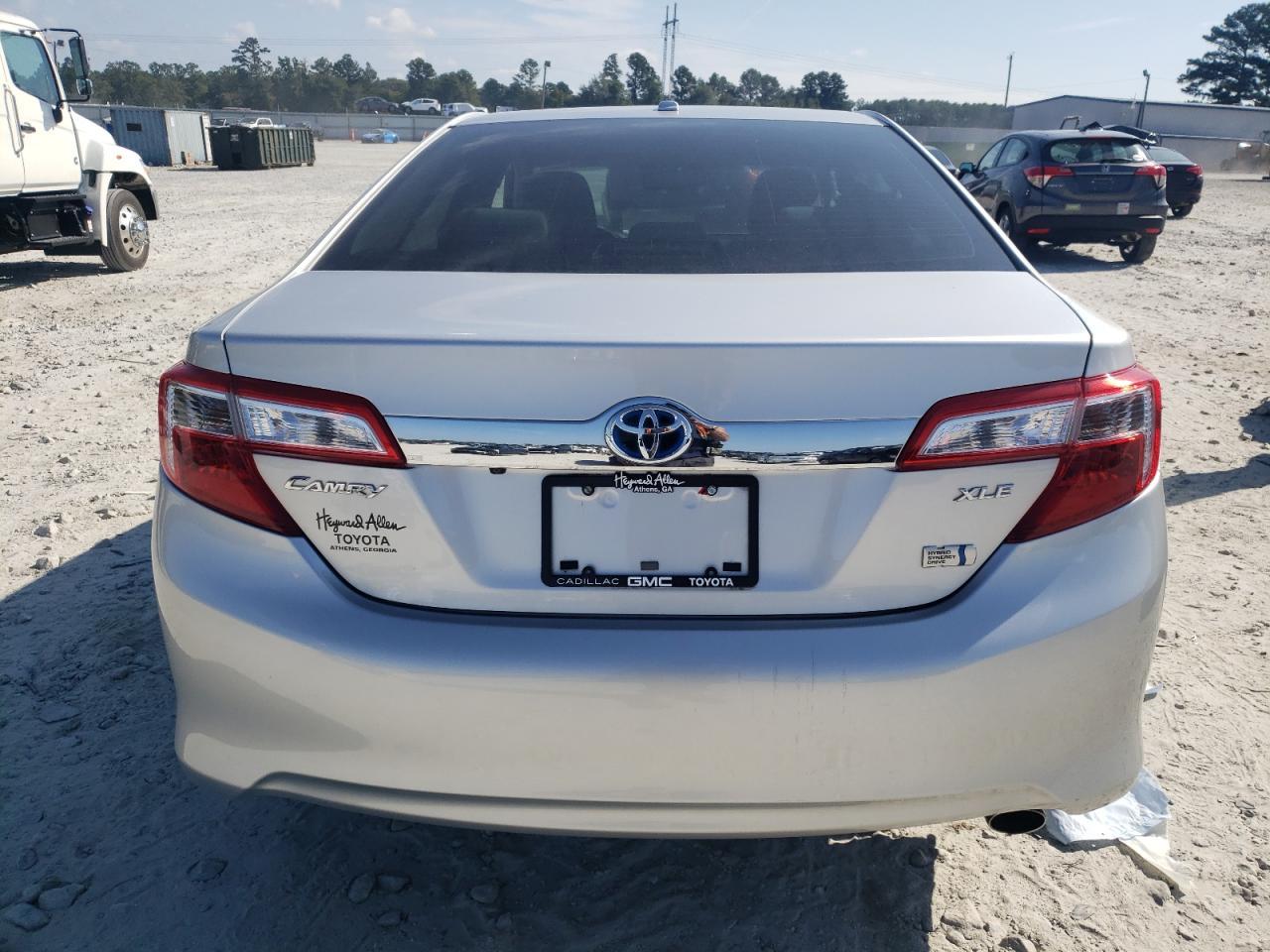 2012 Toyota Camry Hybrid - Image 6