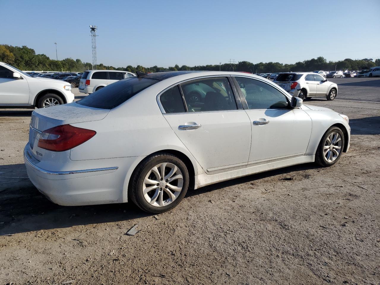 2013 Hyundai Genesis 3.8L - Фото 3