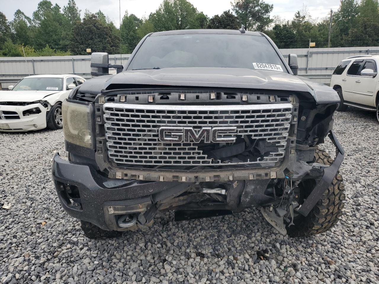 2015 GMC Sierra K2500 Denali - Image 5