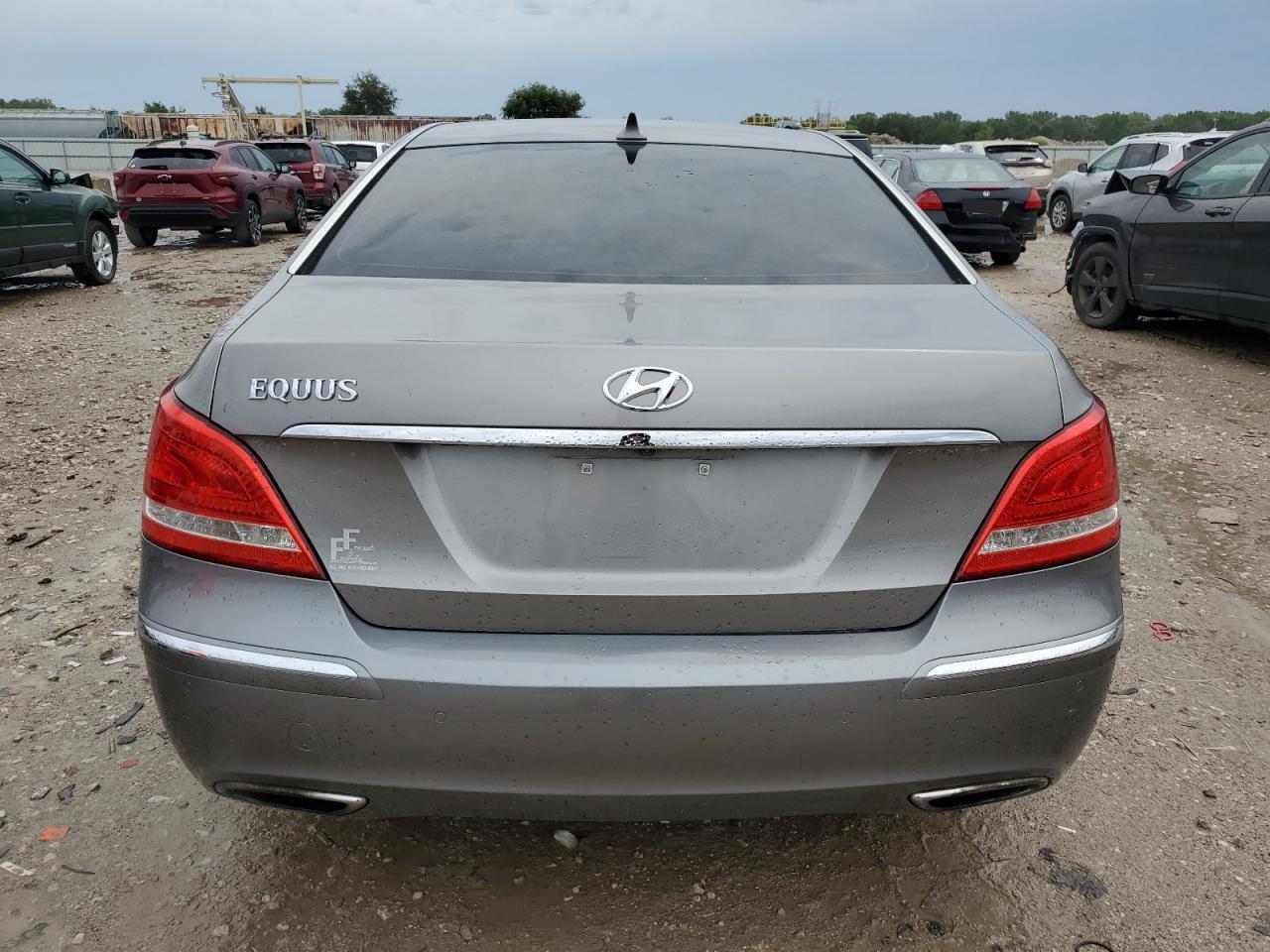 2012 Hyundai Equus Signature - Image 6