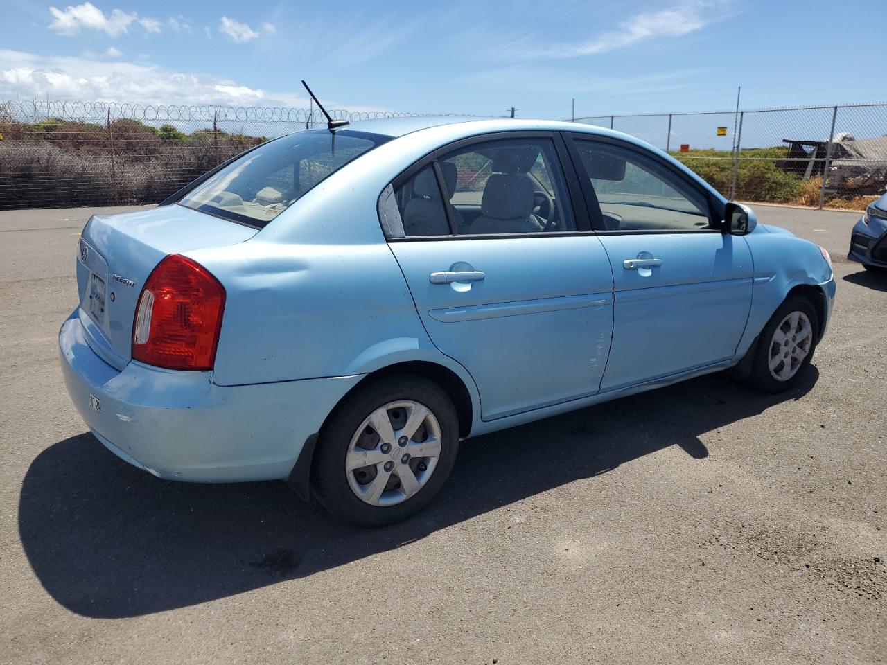 2010 Hyundai Accent Gls - Image 3