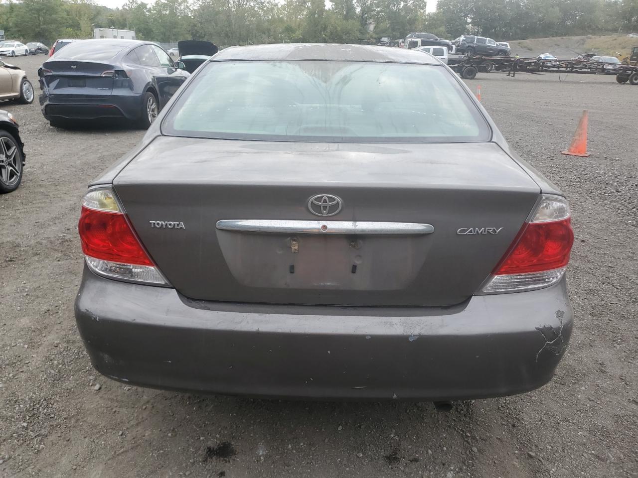 2005 Toyota Camry Le - Фото 6
