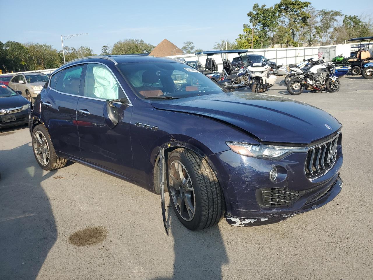 2021 Maserati Levante - Фото 4