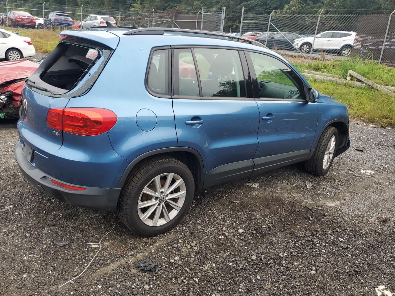 2018 Volkswagen Tiguan Limited - Фото 3
