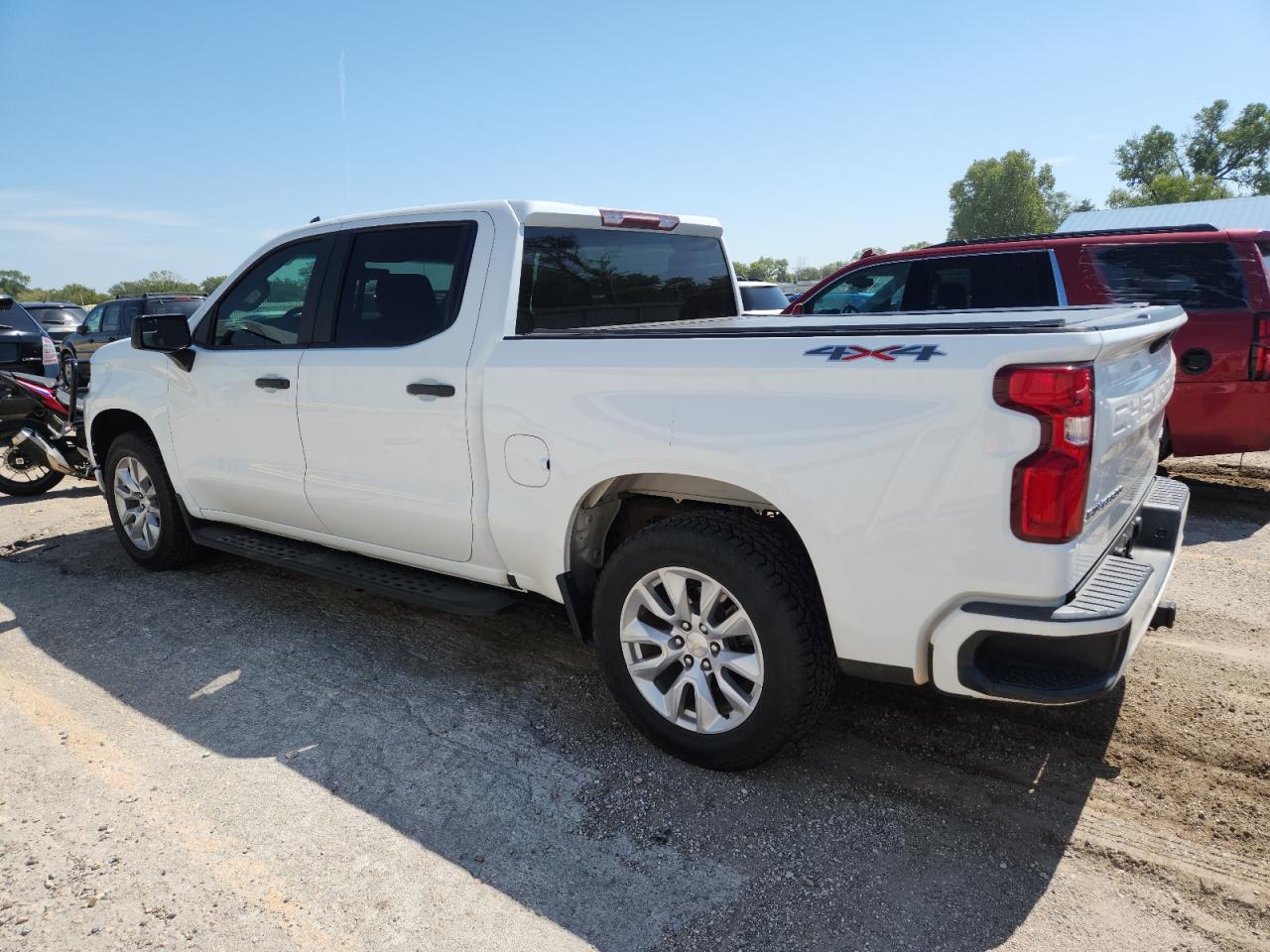 2019 Chevrolet Silverado K1500 Custom - Фото 2