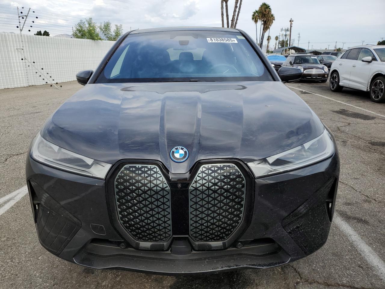 2025 BMW Ix xDrive50 - Фото 5