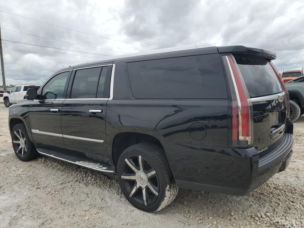 2019 Cadillac Escalade Esv Luxury - Image 2
