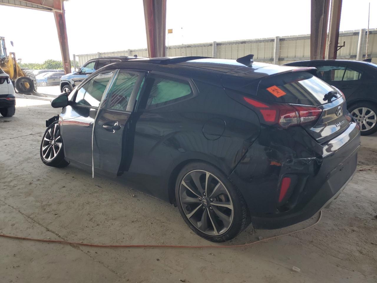 2020 Hyundai Veloster Base - Image 2