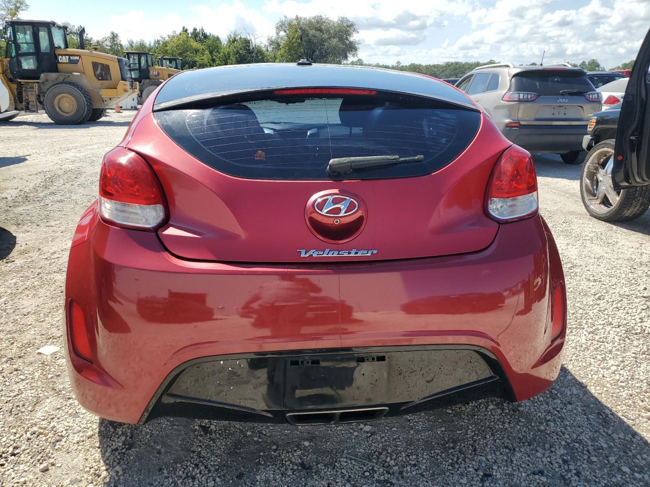 2016 Hyundai Veloster - Image 6