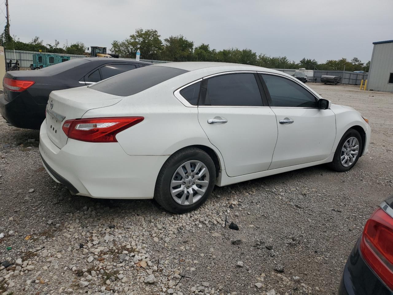 2016 Nissan Altima 2.5 - Image 3